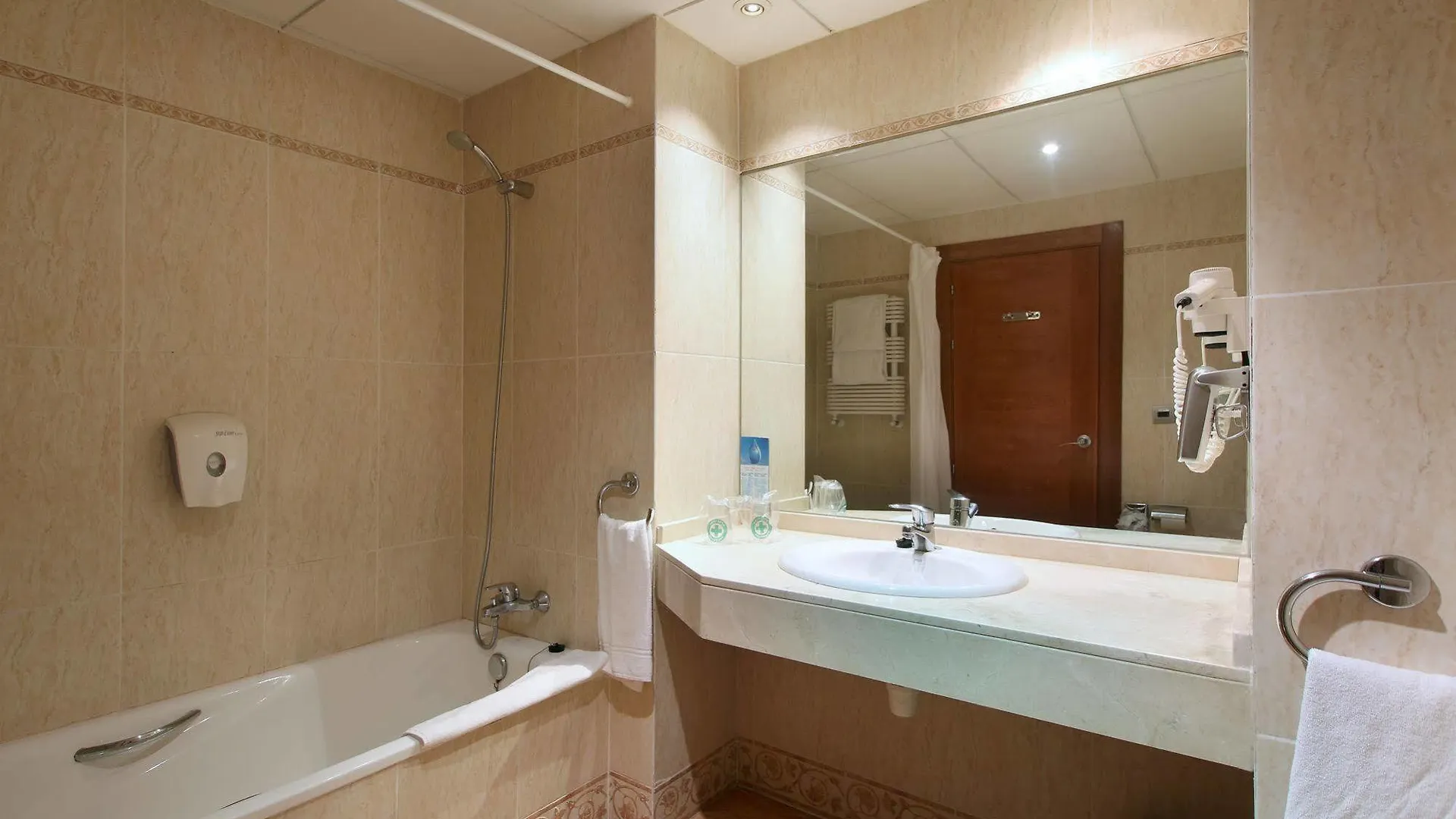 Ponient Piramide Salou By Portaventura World Hotel